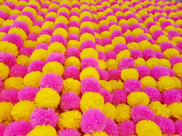 Artificial Flower Garland Marigold 1.2m (pink/yellow)